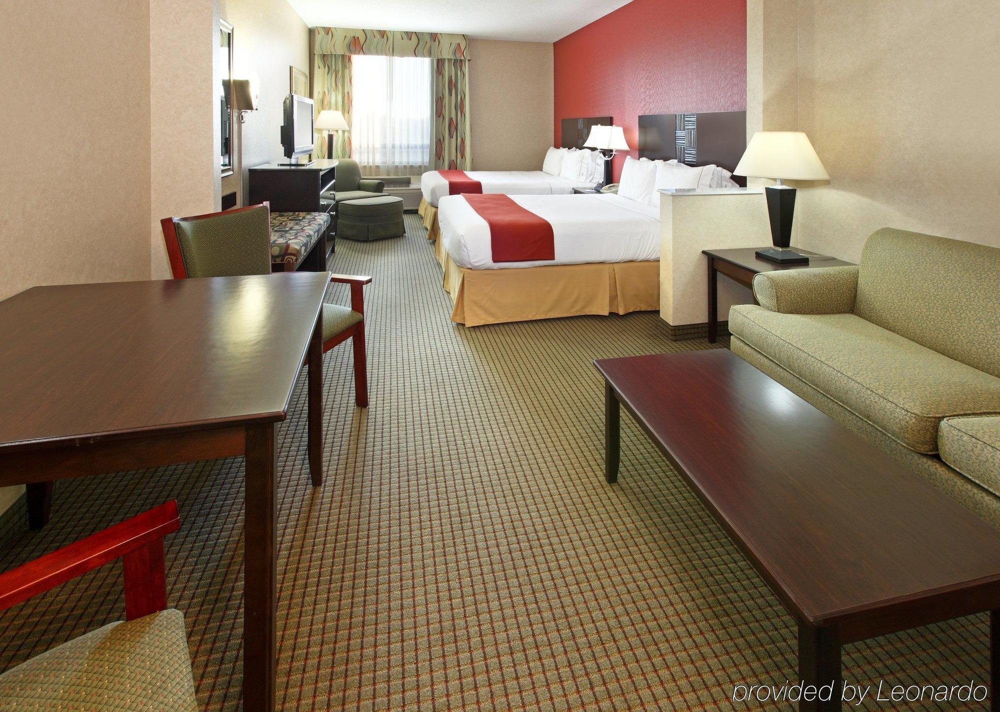 Holiday Inn Express Hotel & Suites Harrison Room photo