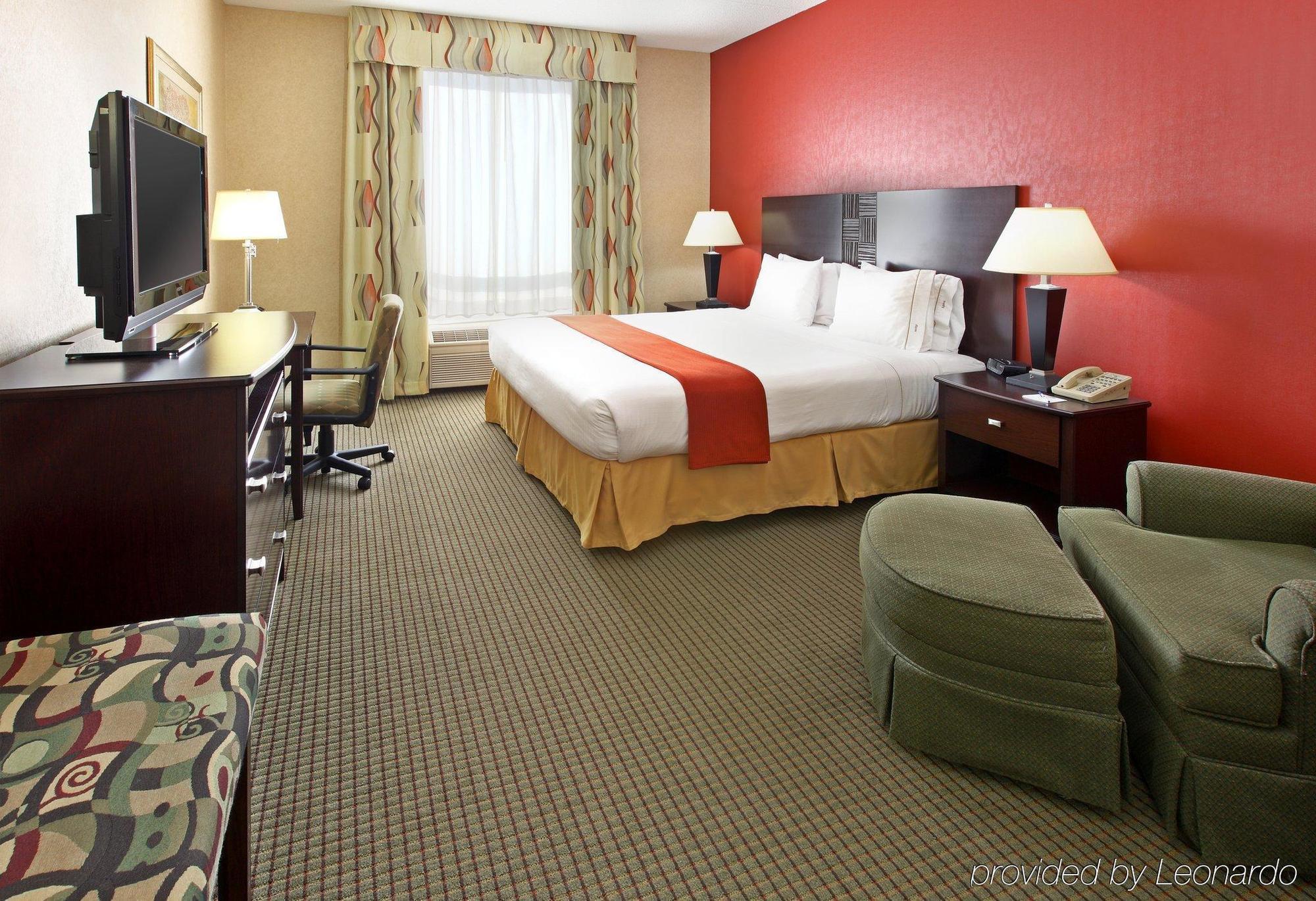 Holiday Inn Express Hotel & Suites Harrison Room photo